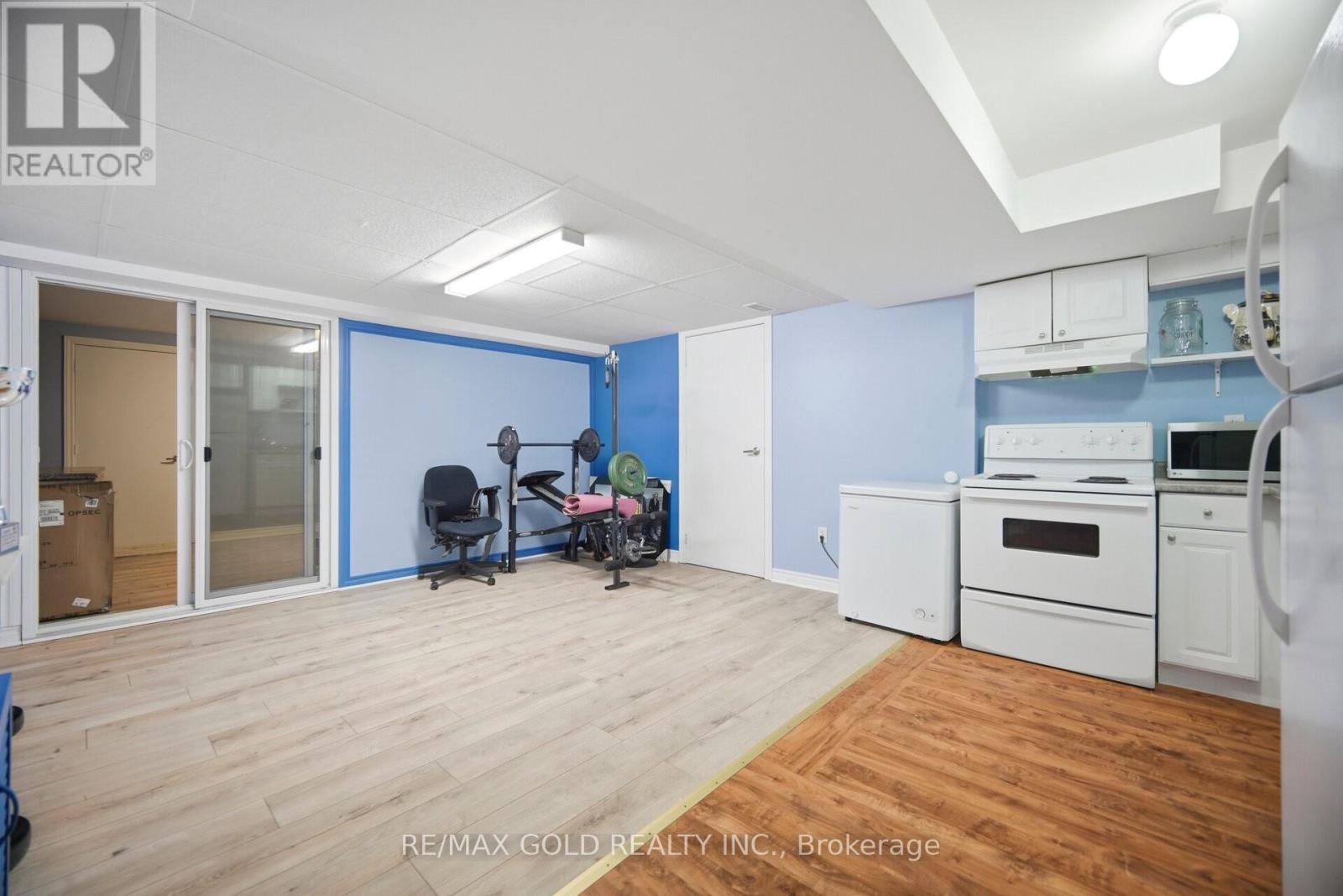 77 TRAILSIDE WALK - 22