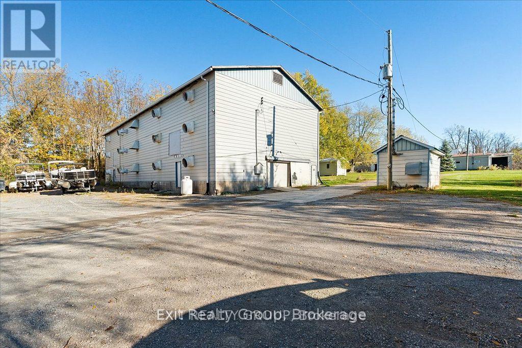 2421 COUNTY RD 3 - 37