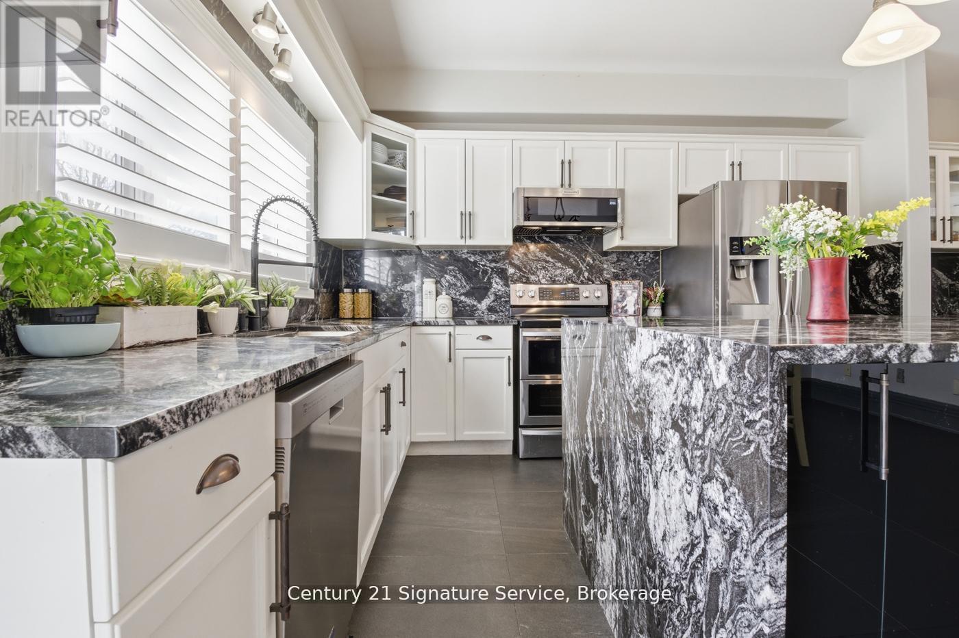 654 BRIAN STREET - 16