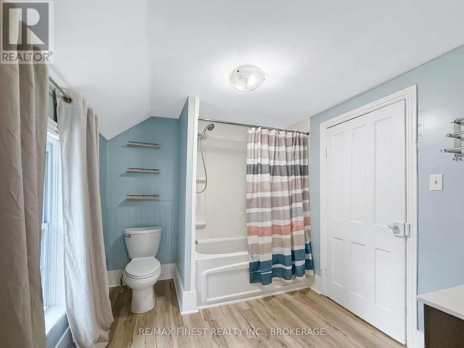 215 BROCK STREET - 20
