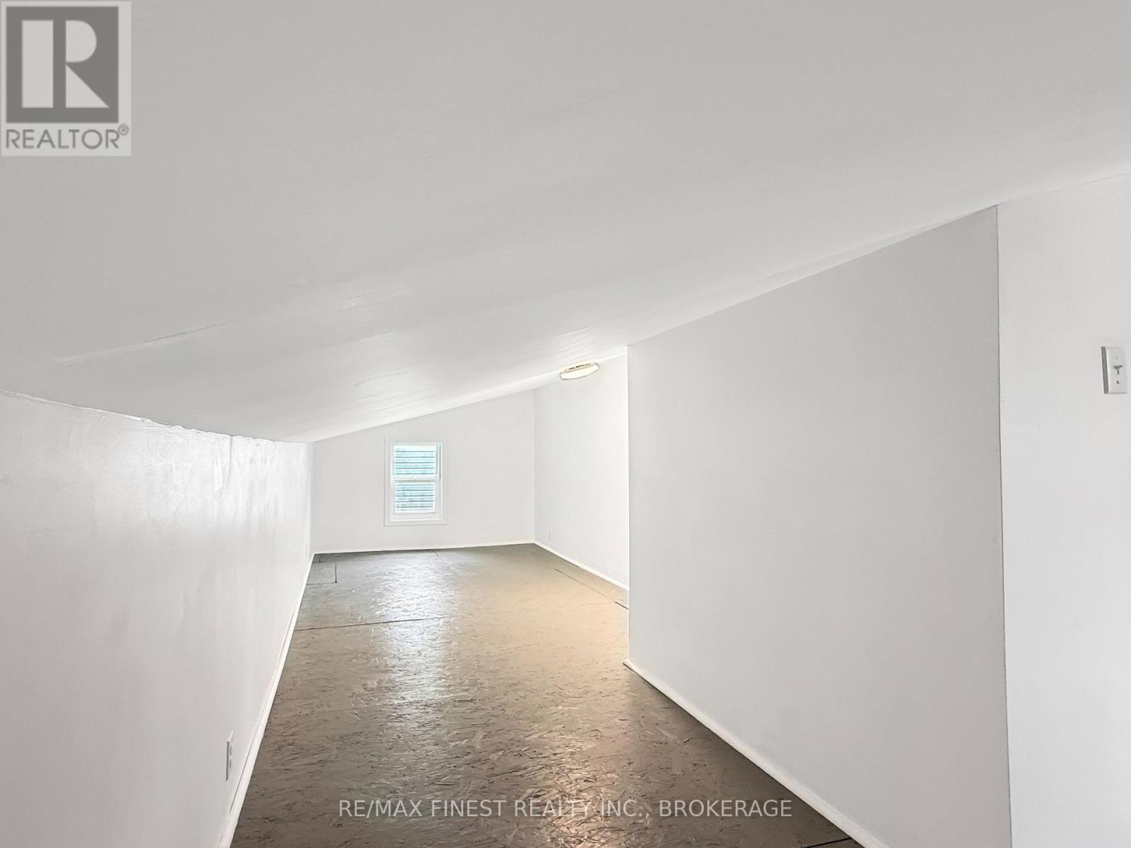 215 BROCK STREET - 26