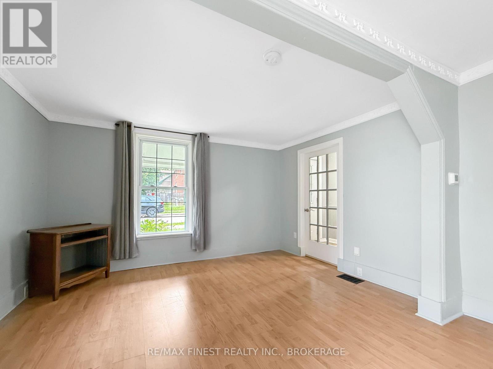 215 BROCK STREET - 7