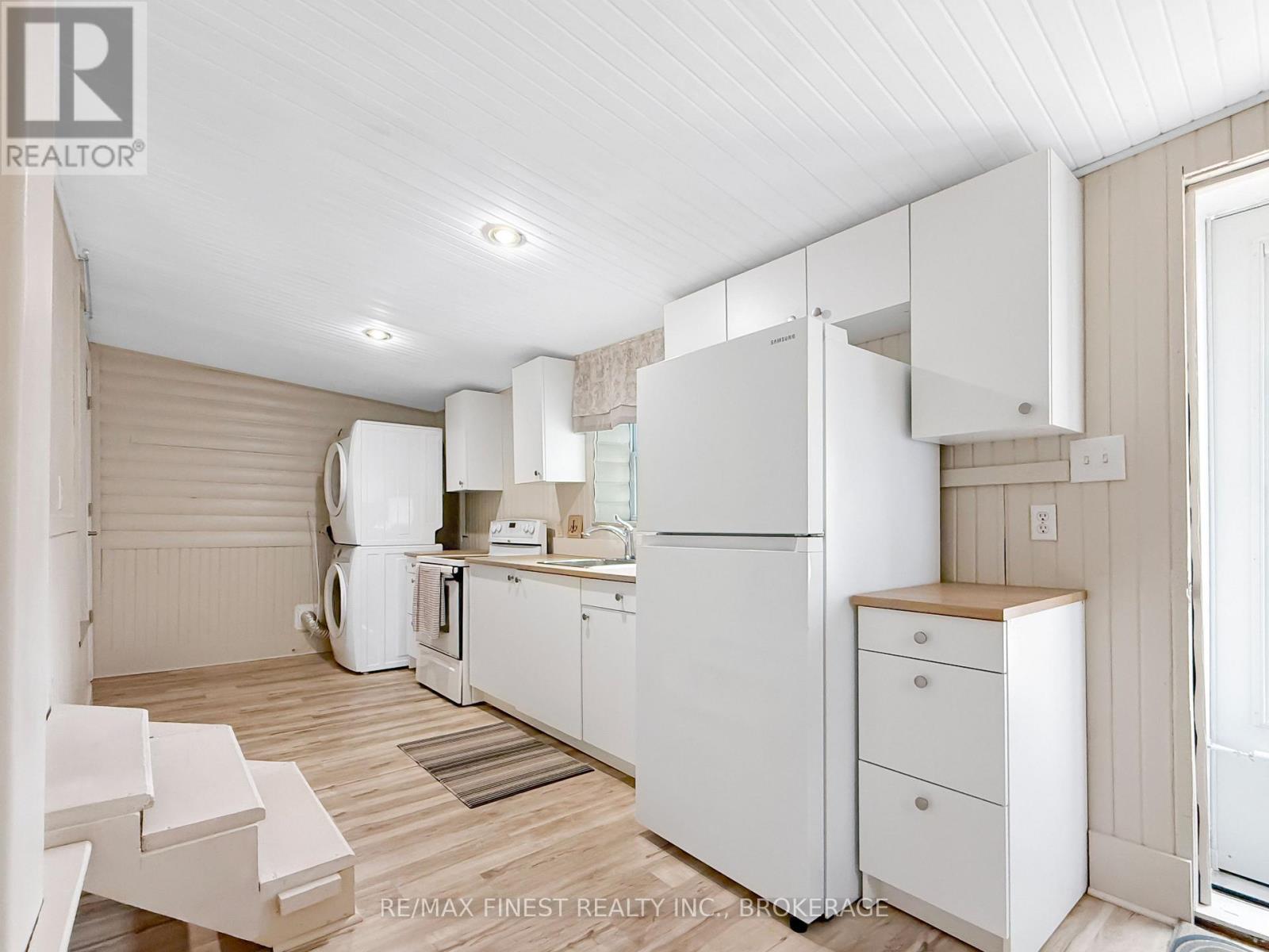 215 BROCK STREET - 8