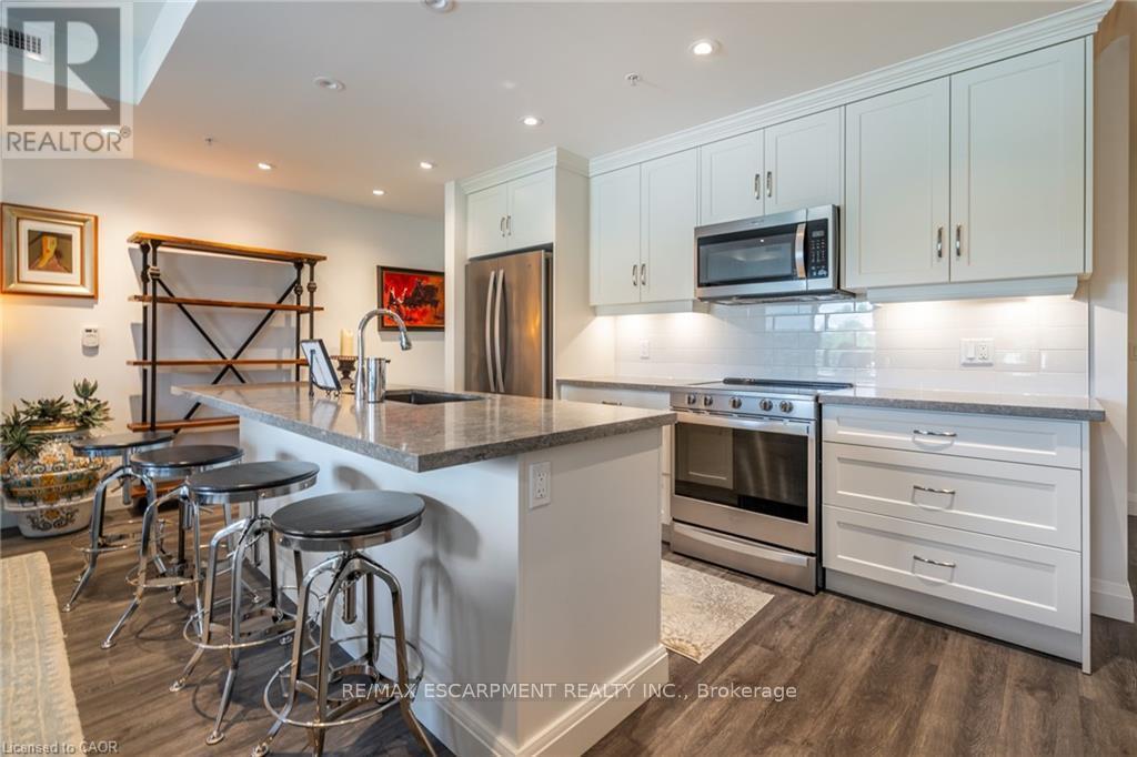 #213 30 HAMILTON STREET S - 15