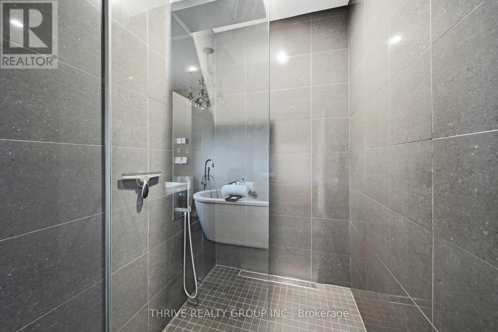 688 WESTMOUNT HILL DRIVE - 22