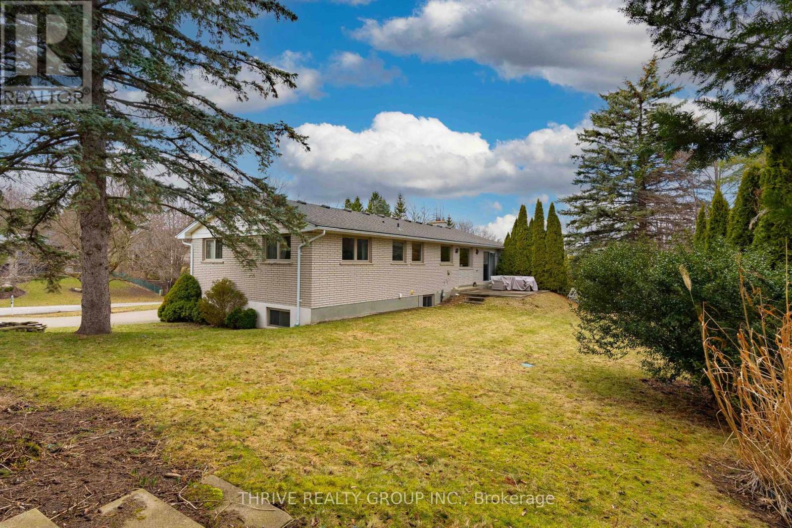 688 WESTMOUNT HILL DRIVE - 35