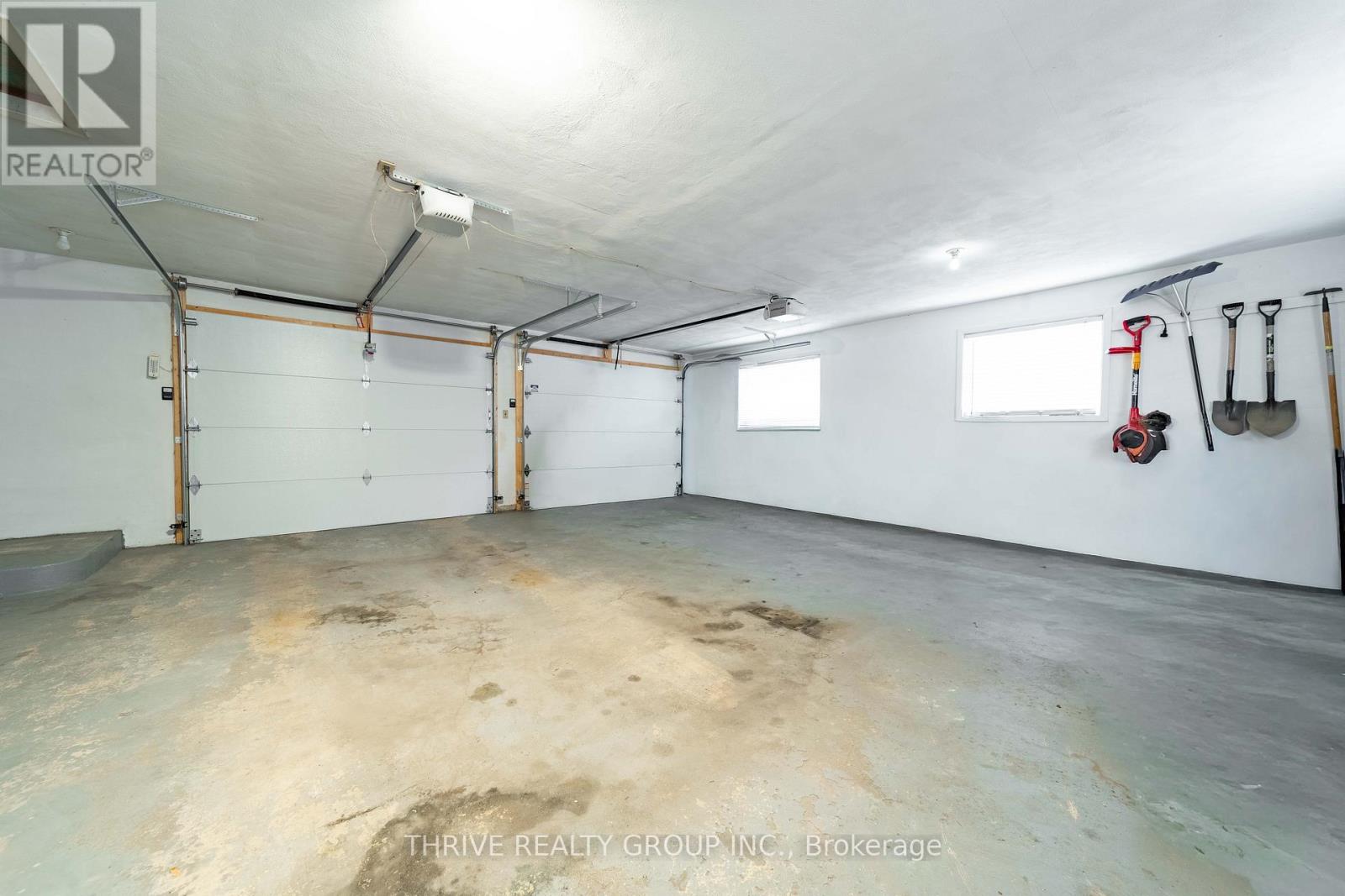 688 WESTMOUNT HILL DRIVE - 32