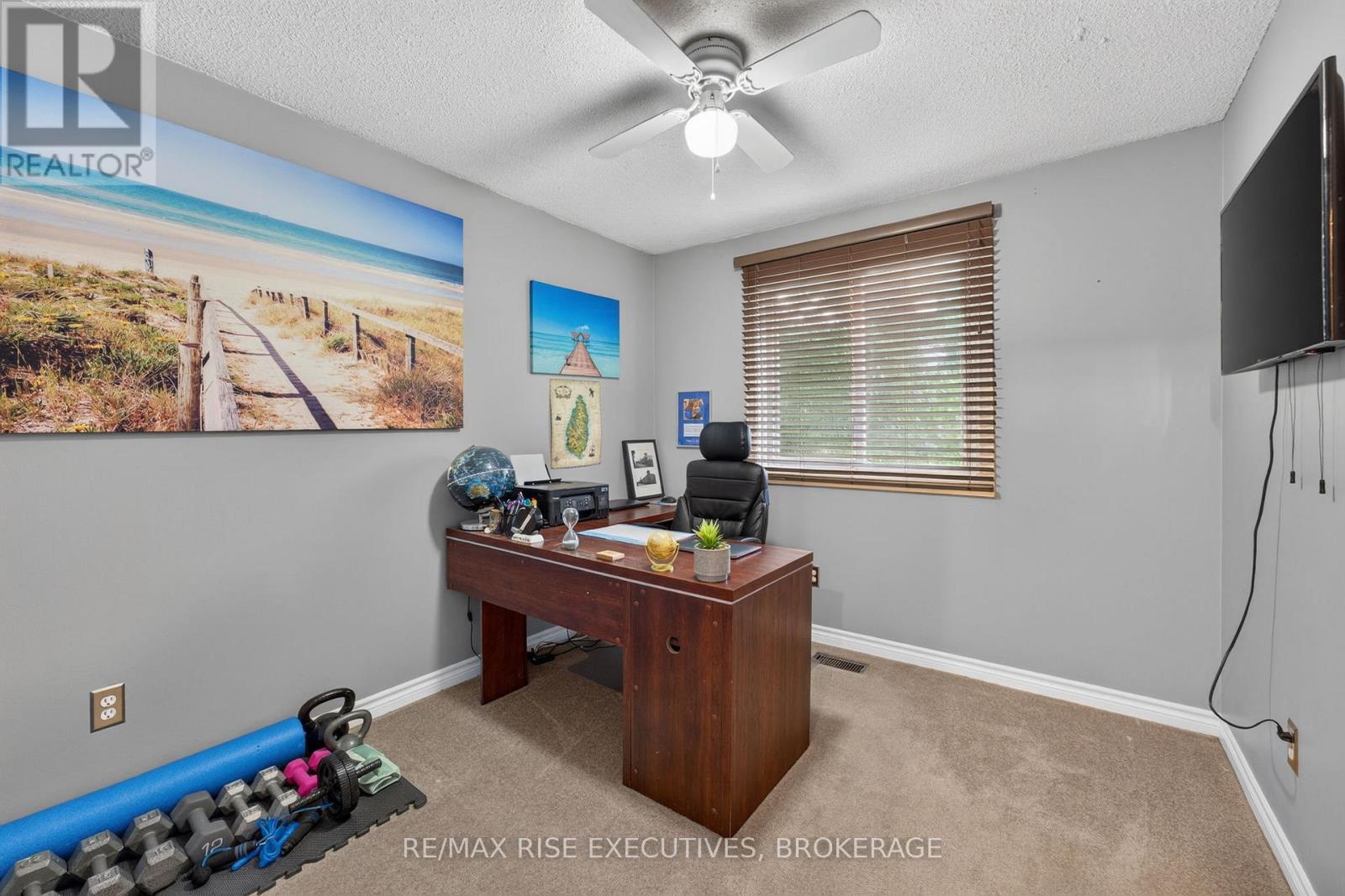 1560 VICTORIA STREET - 24