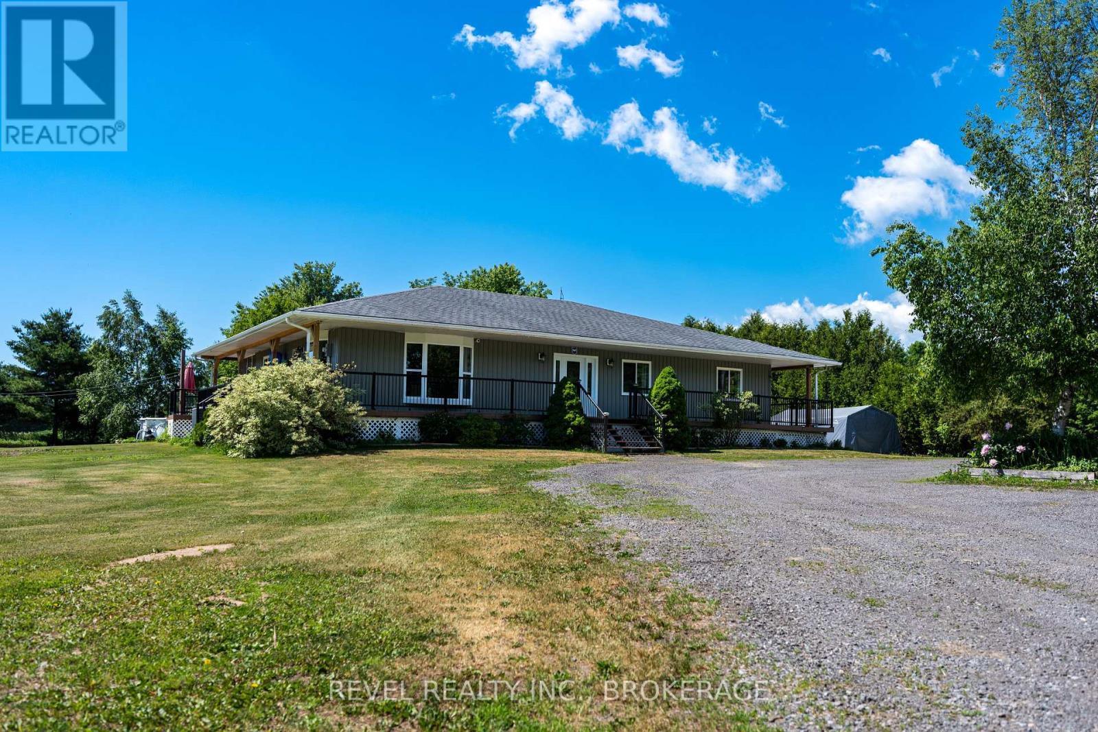 2089 SUNBURY ROAD - 1