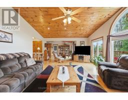 1833 Eagle Lake Road, Dysart Et Al, ON K0M1S0 Photo 14