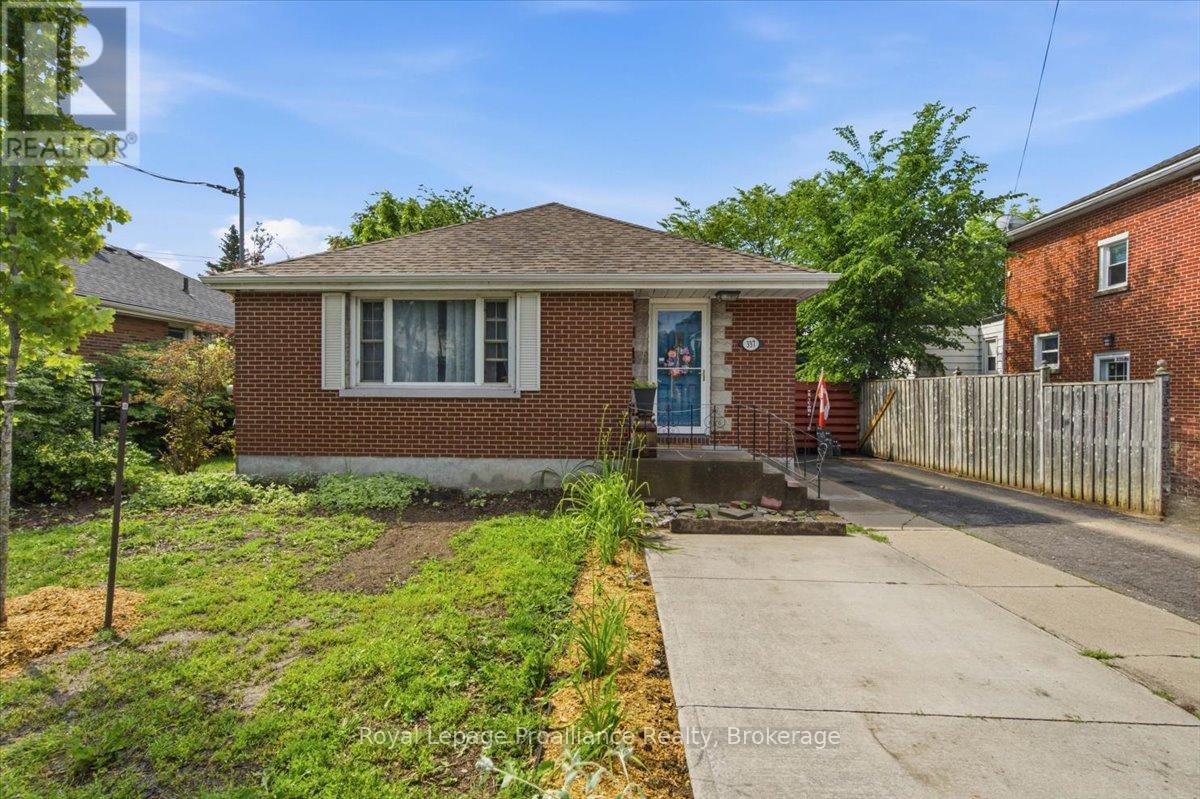 337 BRIDGE STREET E - 1