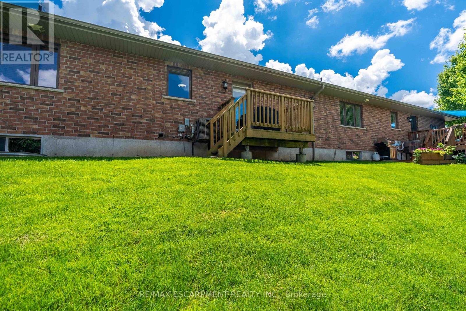 #20 20 TRINITY LANE - 34