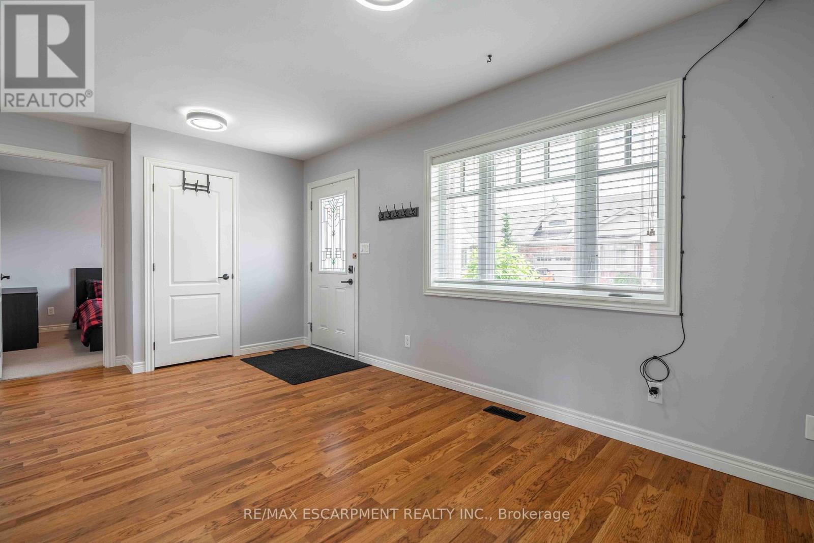 #20 20 TRINITY LANE - 10