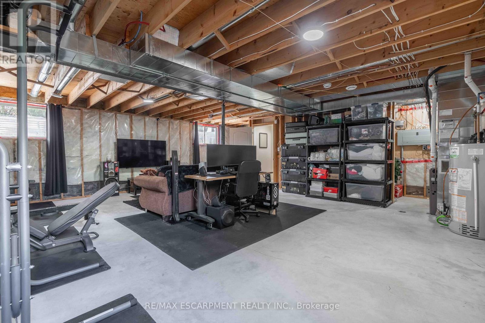 #20 20 TRINITY LANE - 30