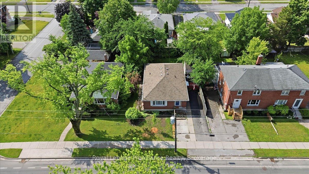 337 BRIDGE STREET E - 44