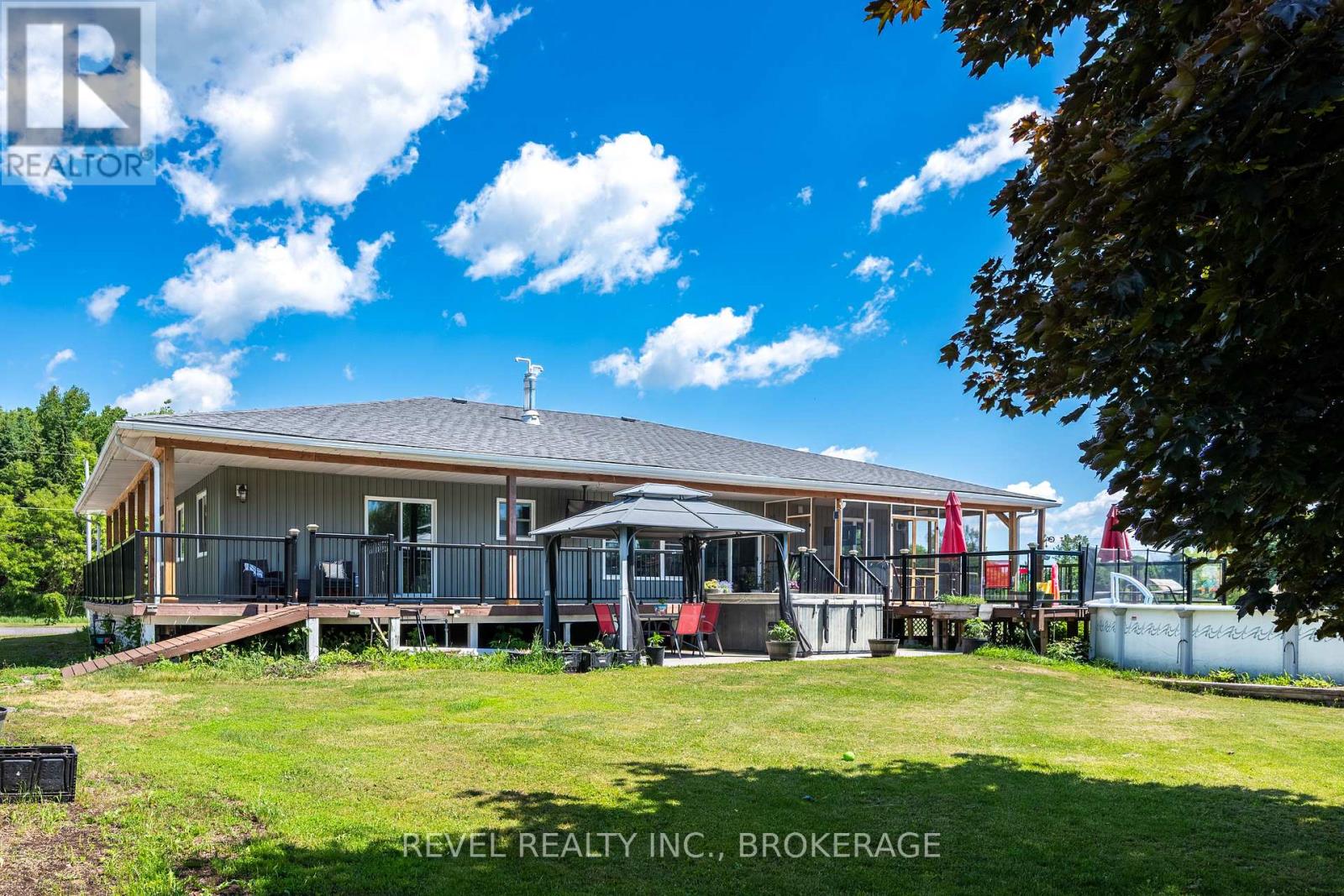 2089 SUNBURY ROAD - 43