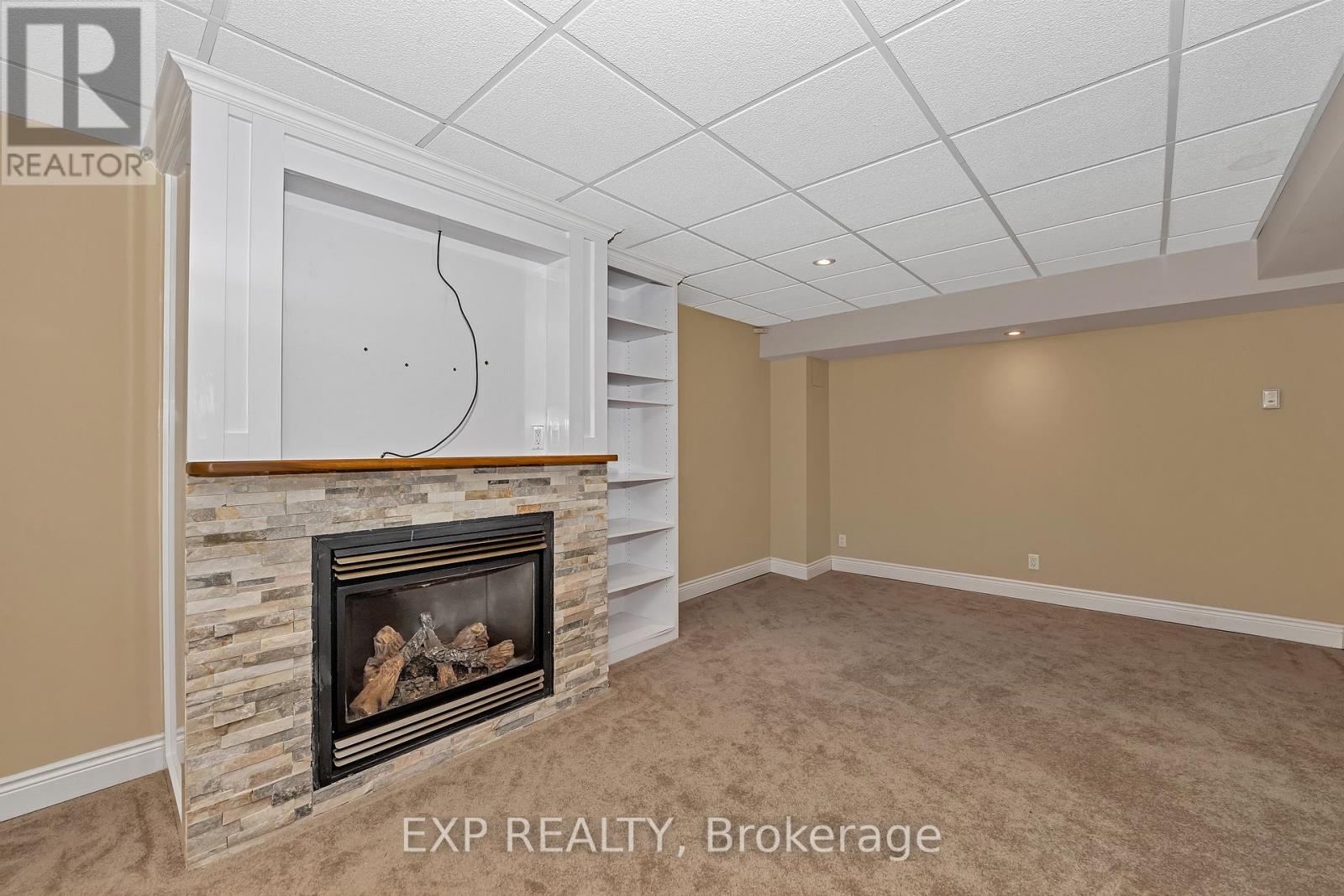 60 PIONEER DRIVE - 26