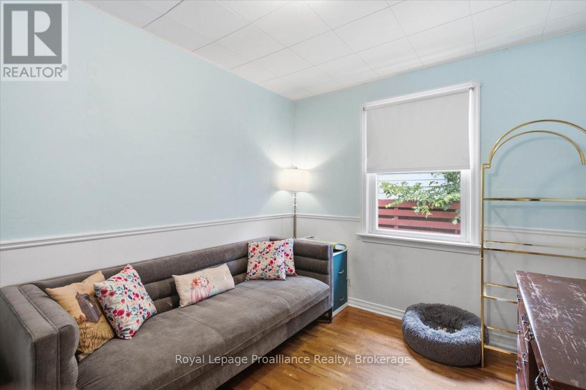 337 BRIDGE STREET E - 22