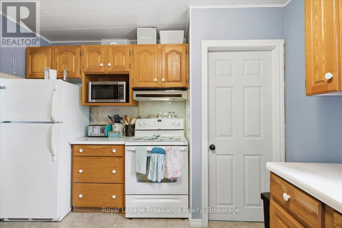 337 BRIDGE STREET E - 15