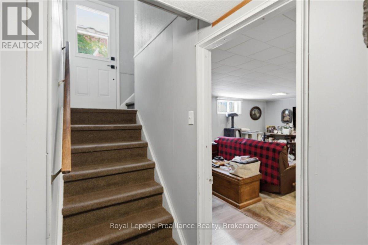 337 BRIDGE STREET E - 26