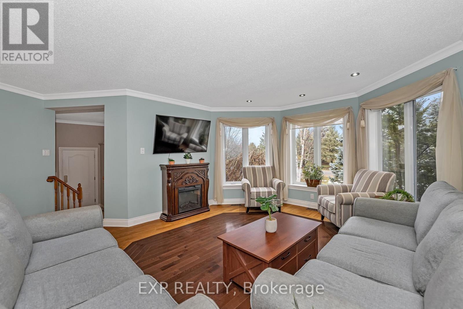 60 PIONEER DRIVE - 5
