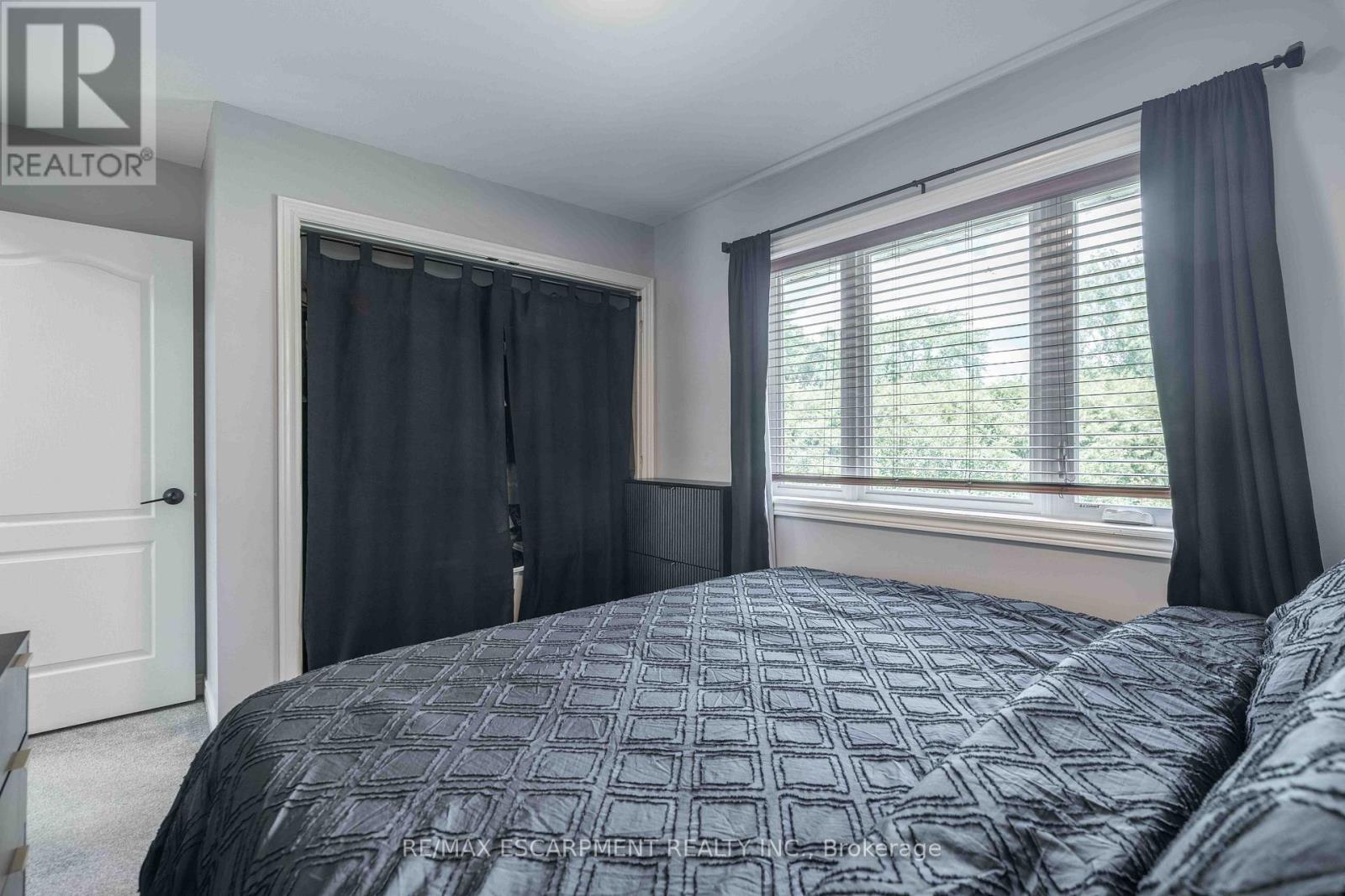 #20 20 TRINITY LANE - 22
