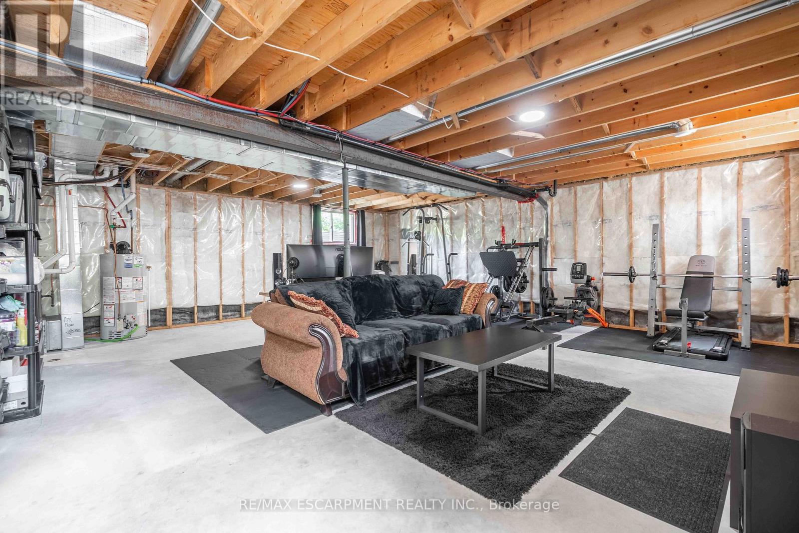 #20 20 TRINITY LANE - 28