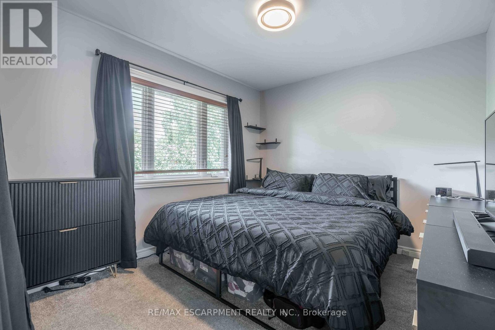 #20 20 TRINITY LANE - 20
