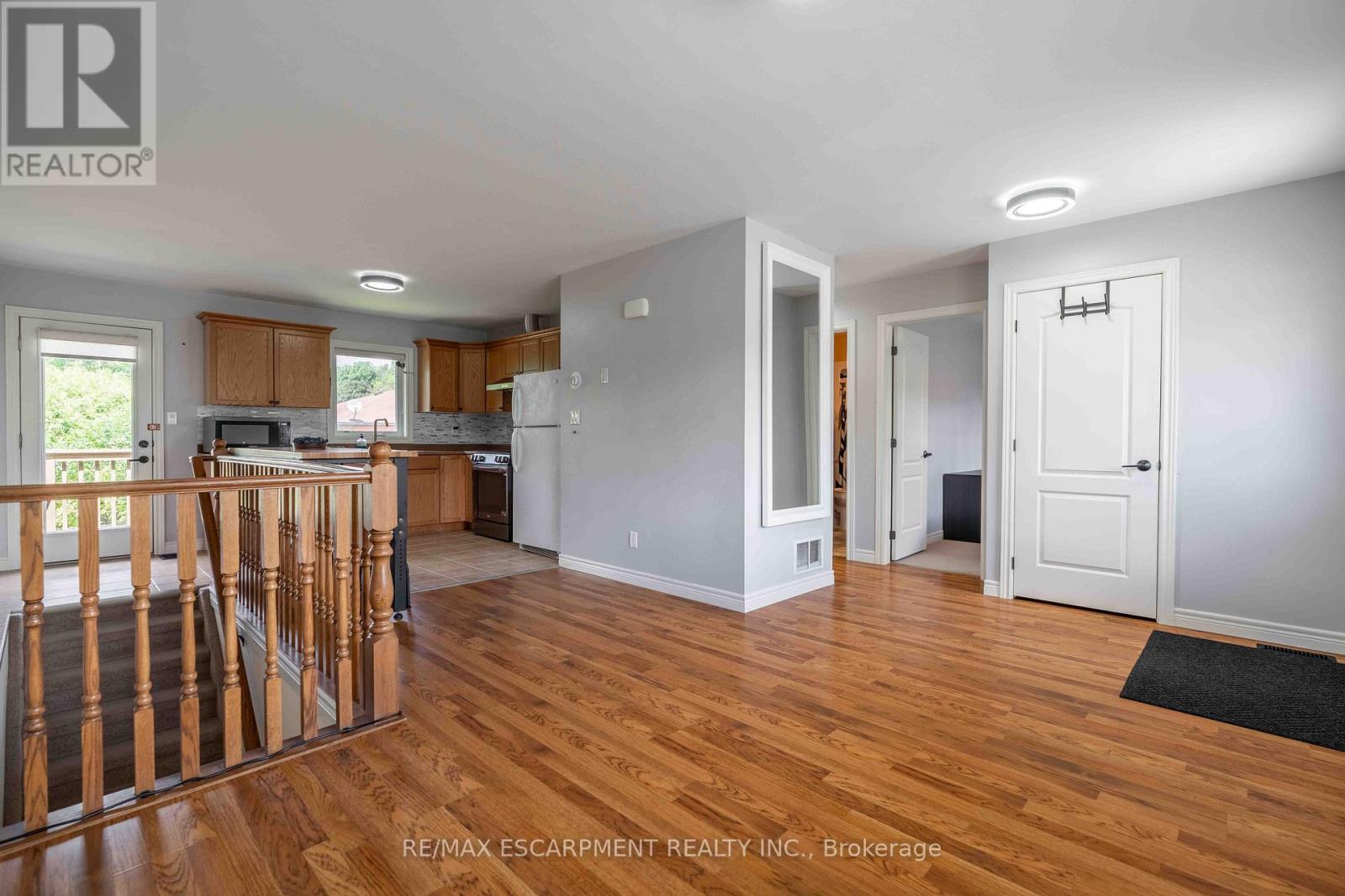 #20 20 TRINITY LANE - 11