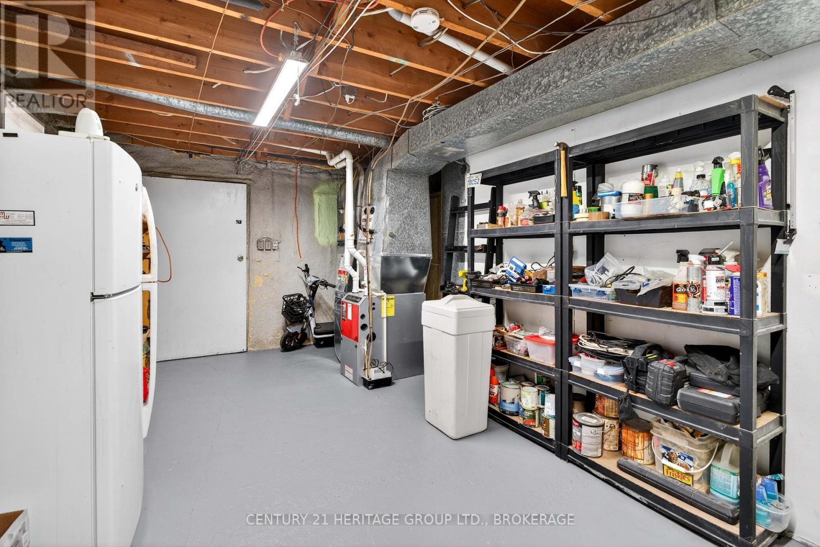 217 WELLINGTON STREET - 41
