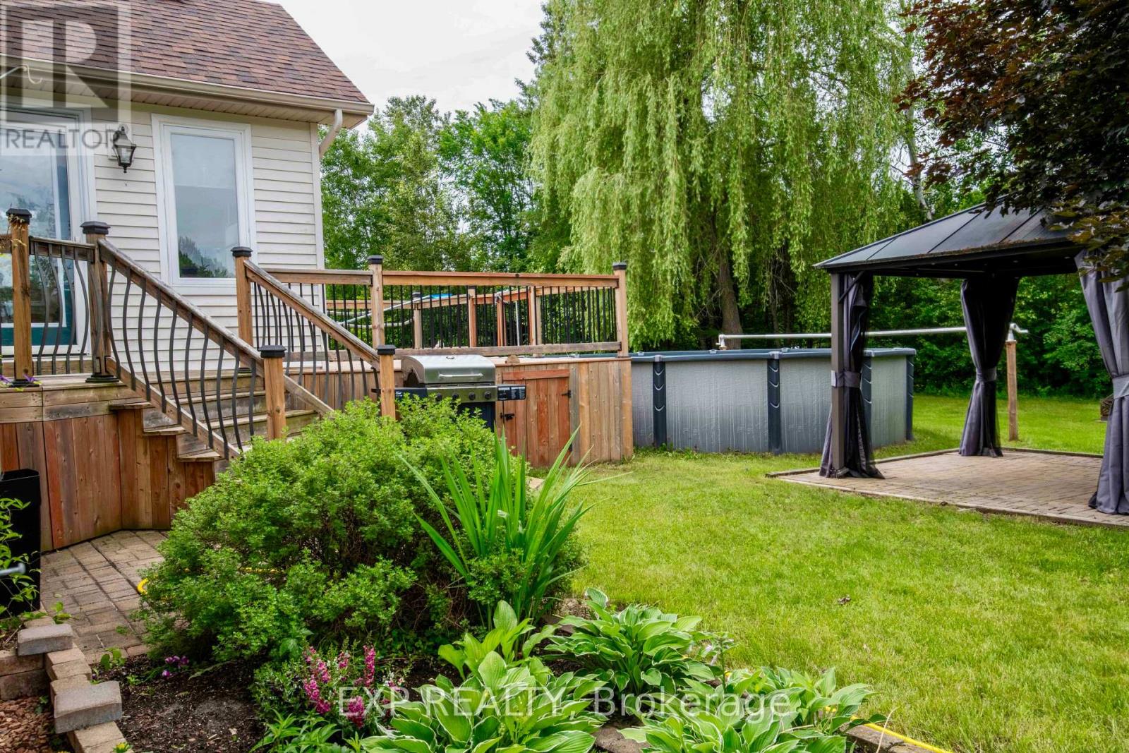 60 PIONEER DRIVE - 36