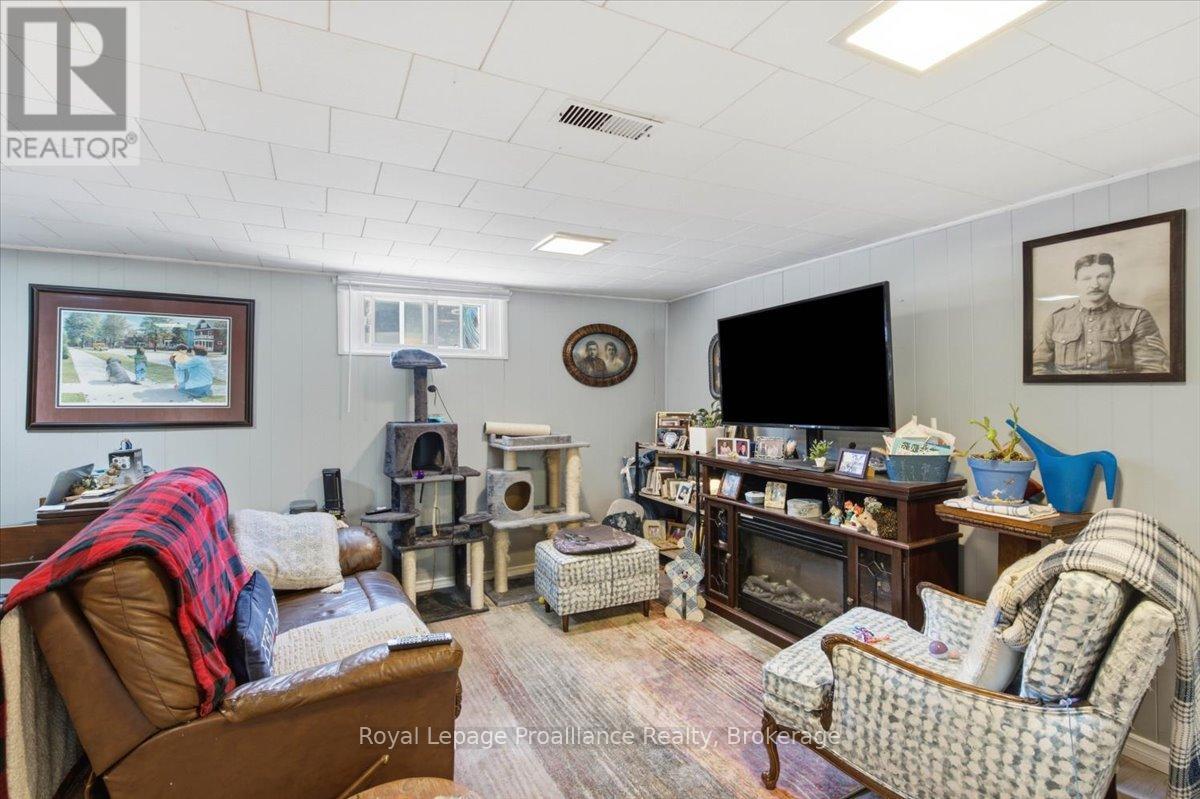 337 BRIDGE STREET E - 27