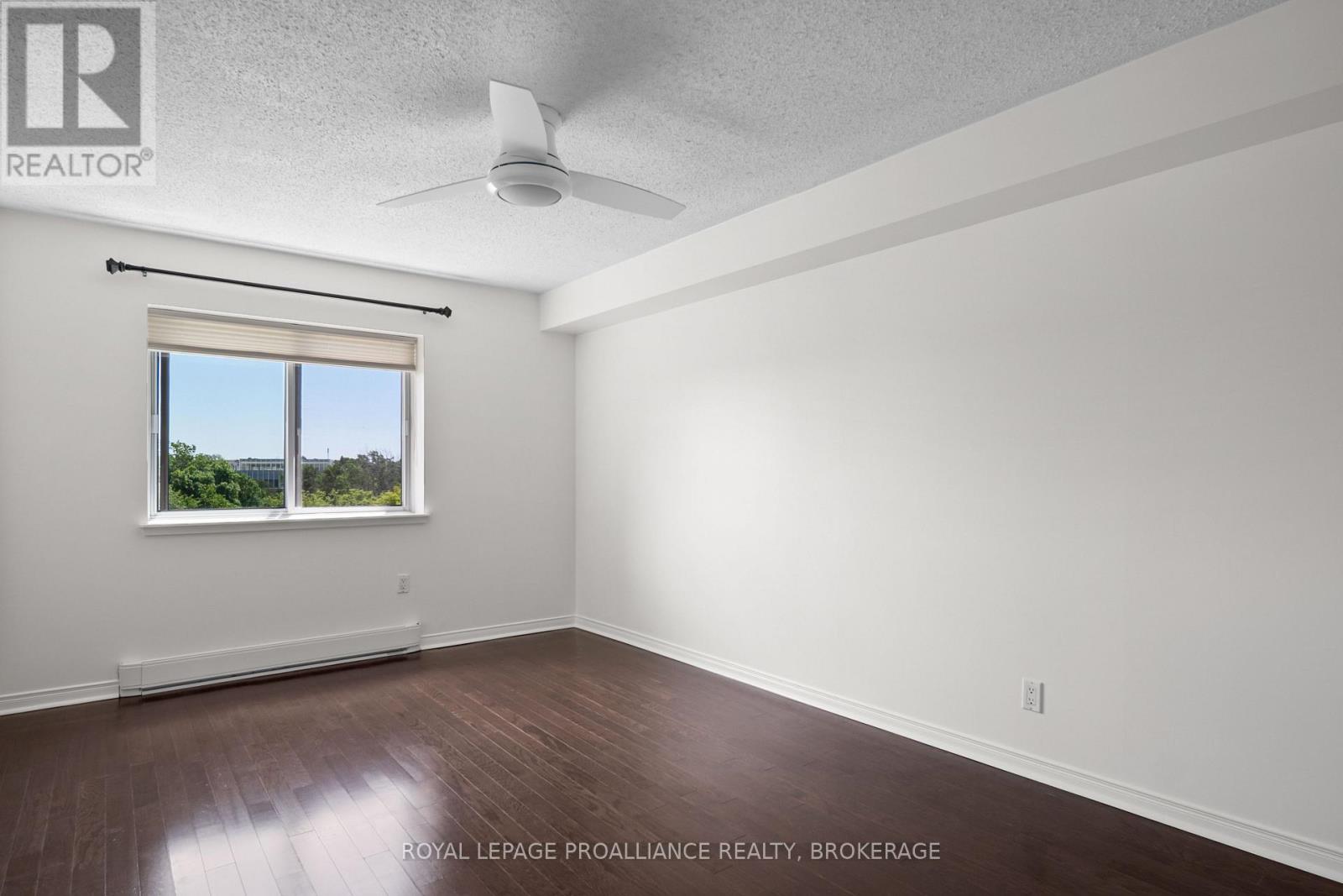 #606 120 BARRETT COURT - 19