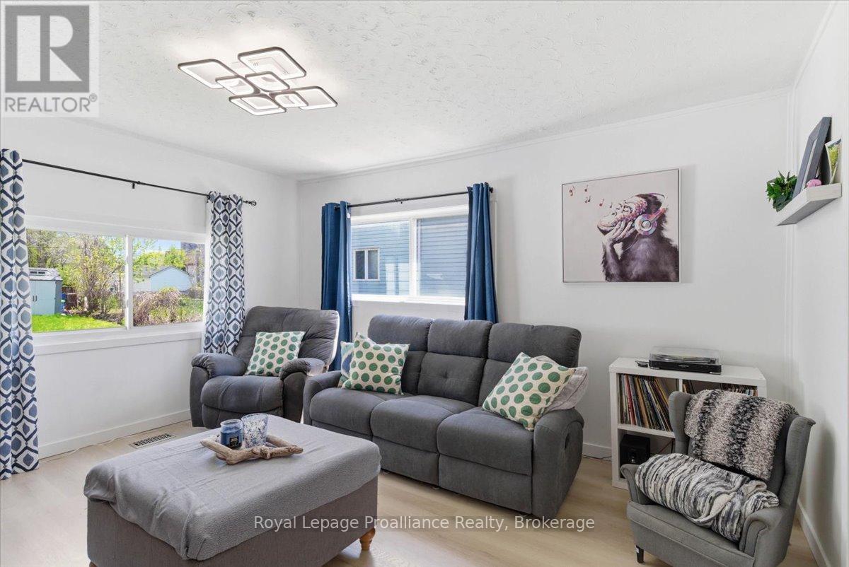19 BOSWELL STREET - 14