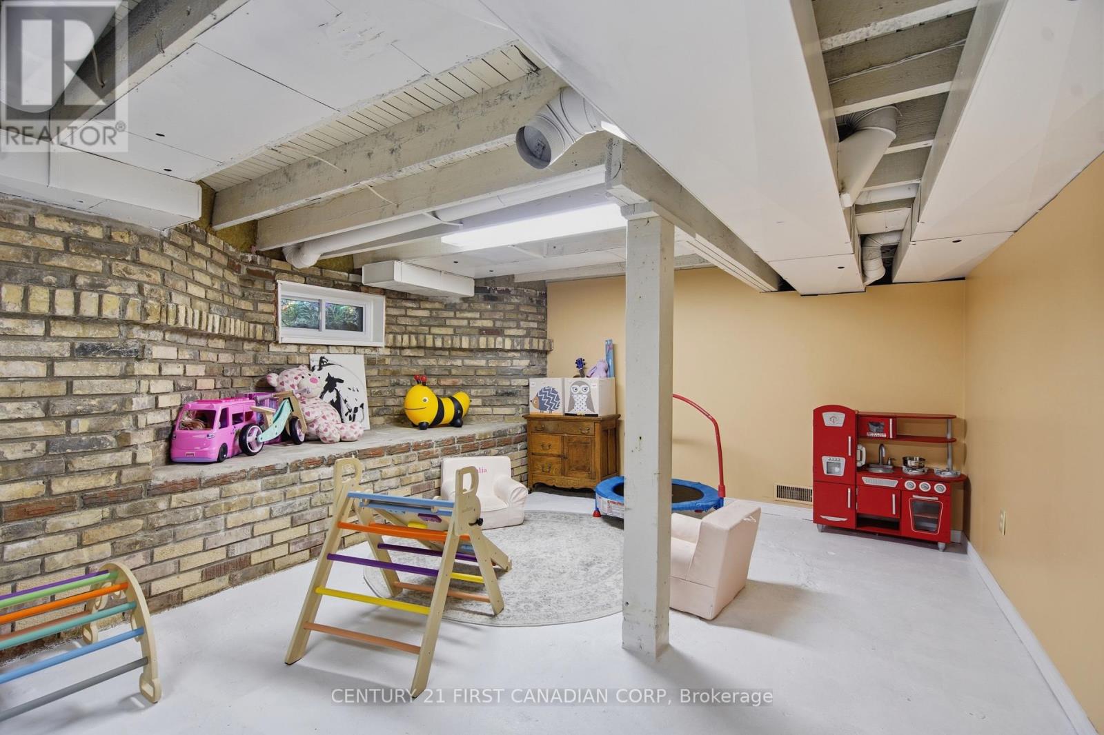 56 EUCLID AVENUE - 34