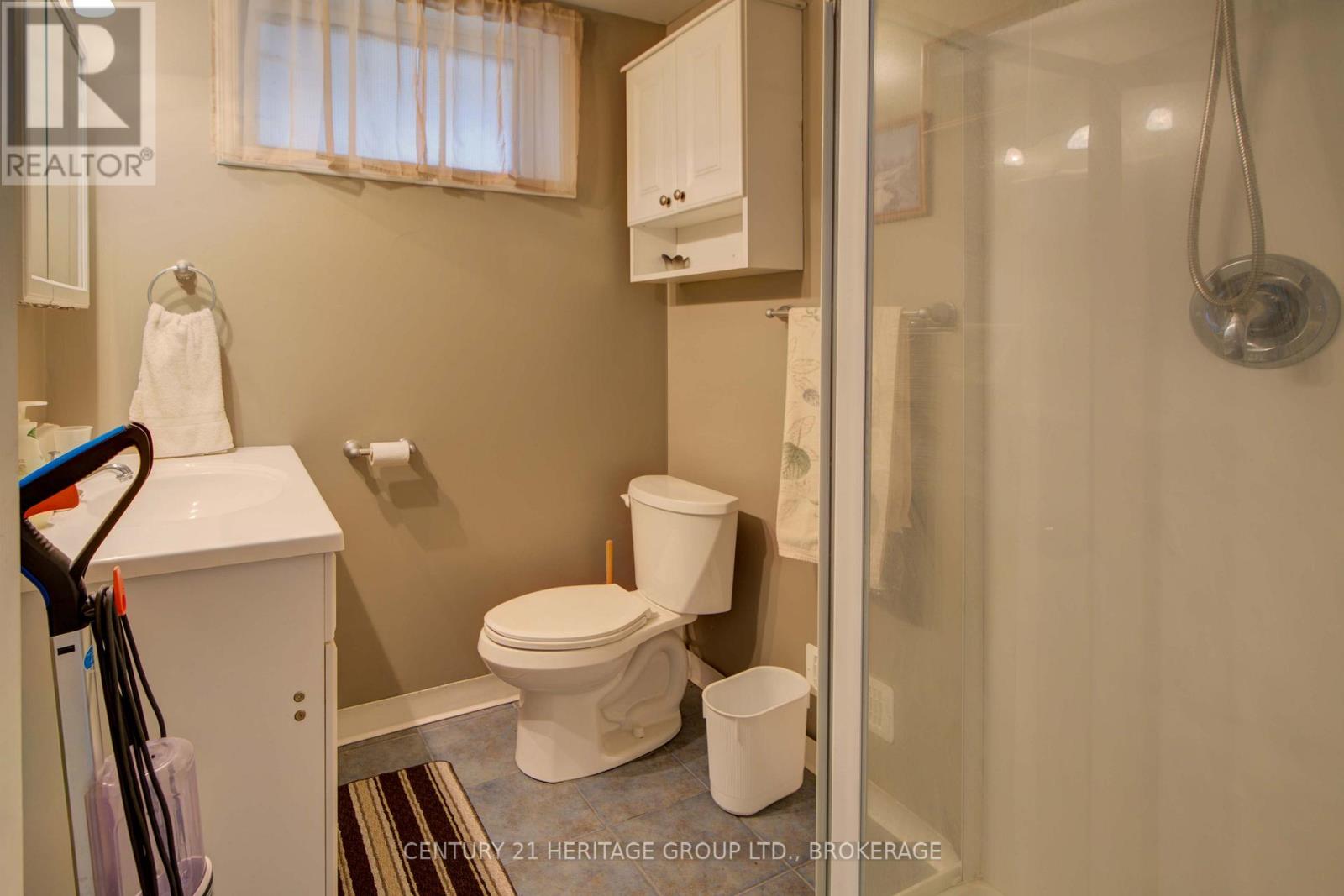 217 WELLINGTON STREET - 40