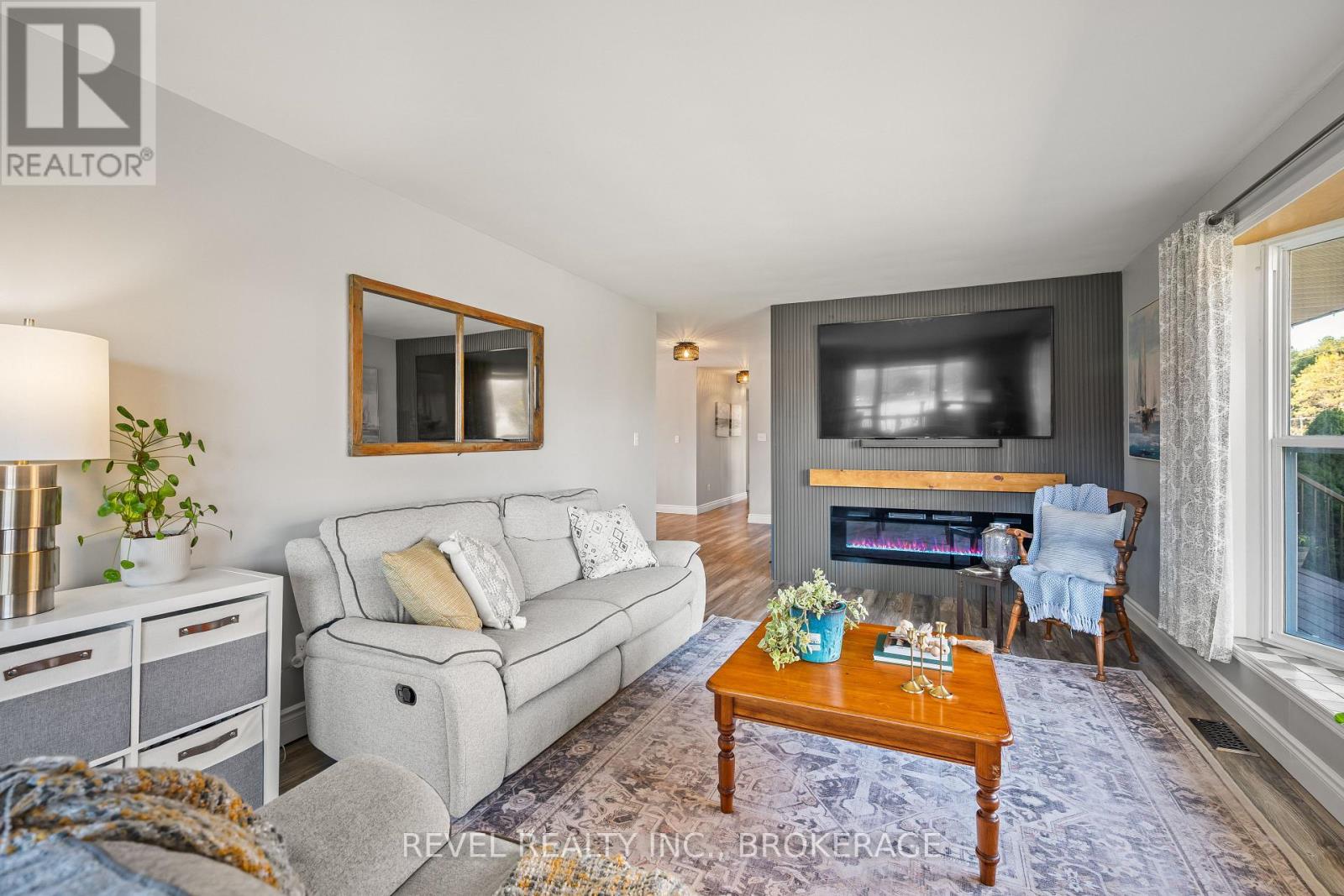 2089 SUNBURY ROAD - 9