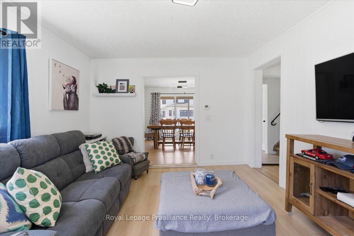 19 BOSWELL STREET - 15