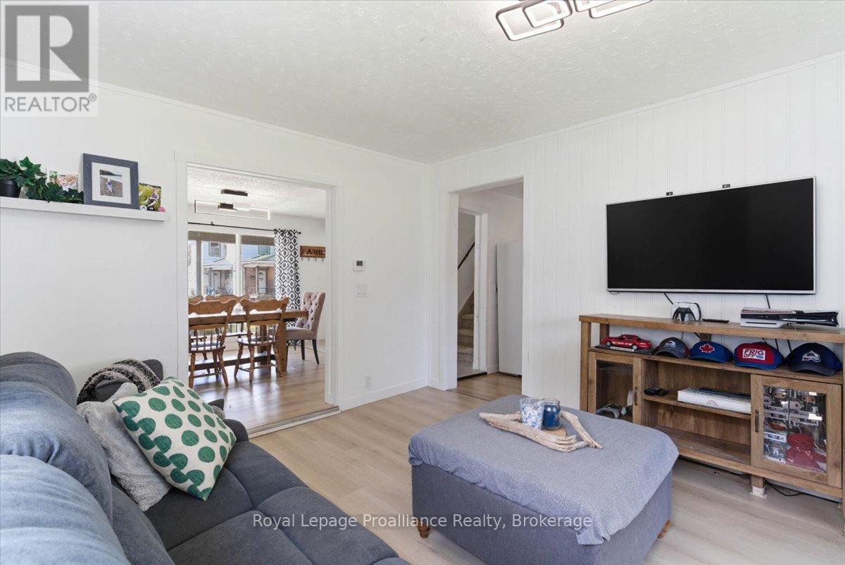 19 BOSWELL STREET - 16