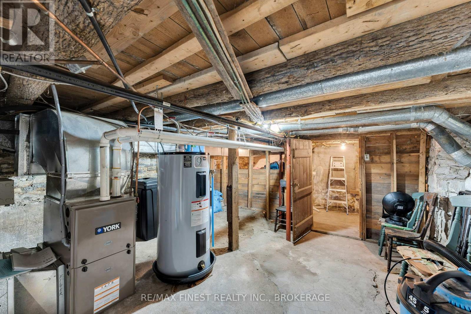 2018 RUTLEDGE ROAD - 32