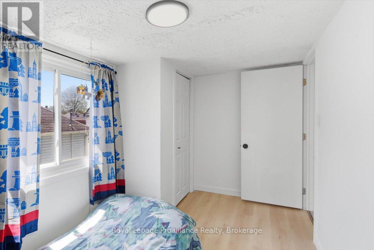 19 BOSWELL STREET - 37