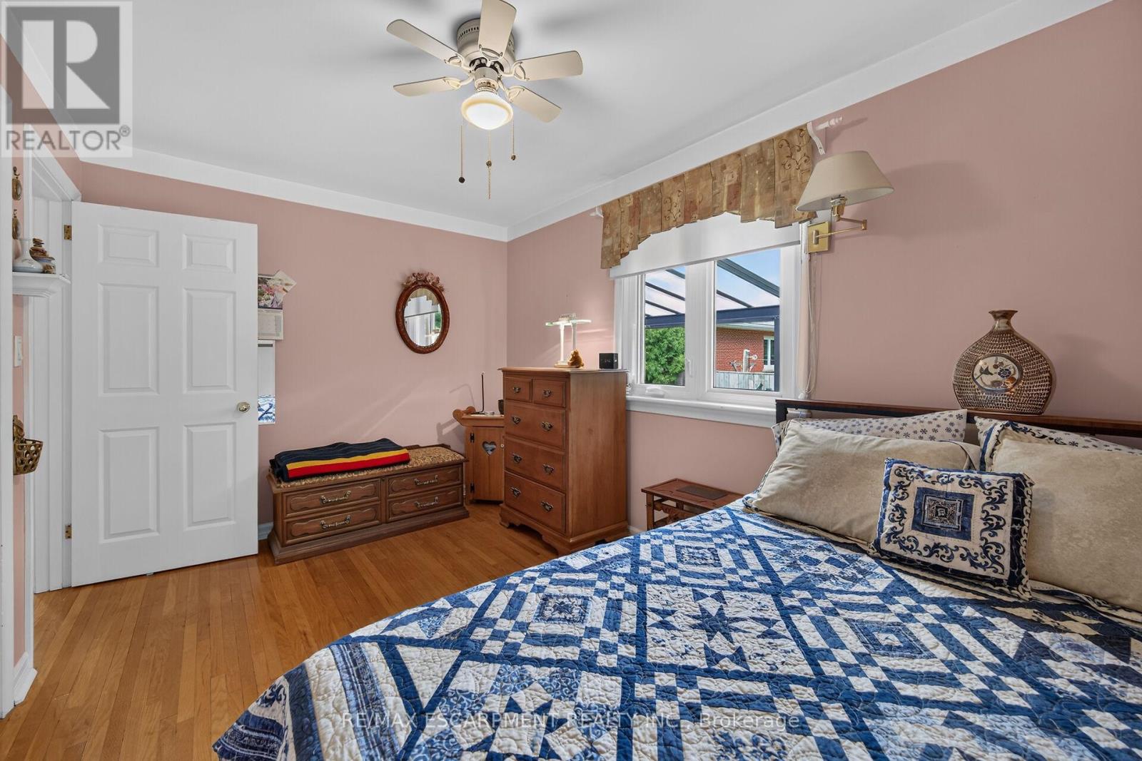 511 FIDDLERS GREEN ROAD - 27