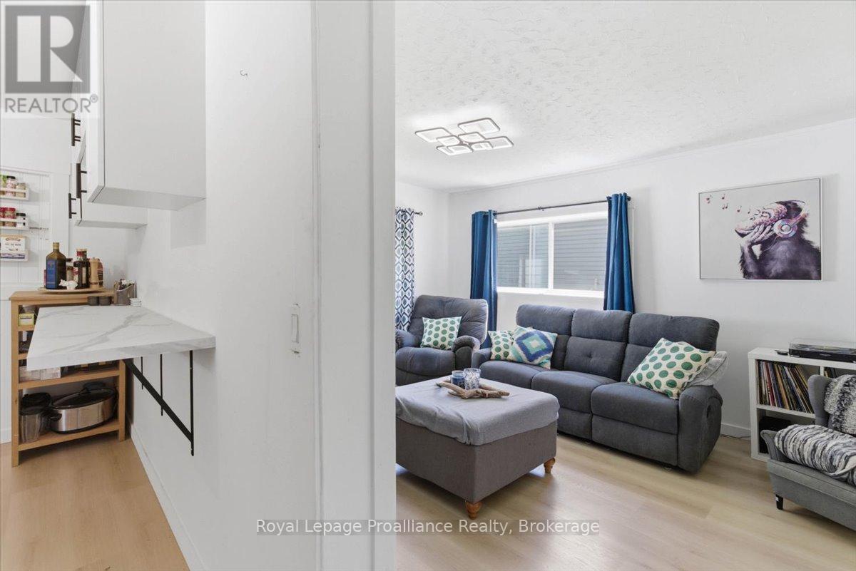 19 BOSWELL STREET - 25