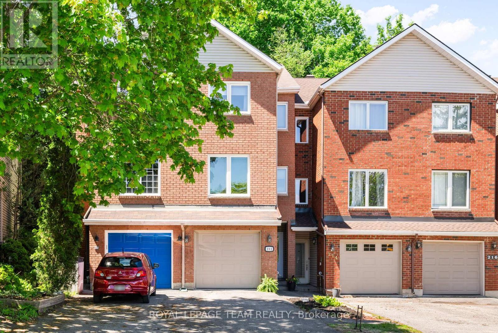 3 Bed, 2 Bath House for Sale in Ottawa – 212 PROVENDER AVENUE, Ottawa – MLS# X13475254 - Image 2
