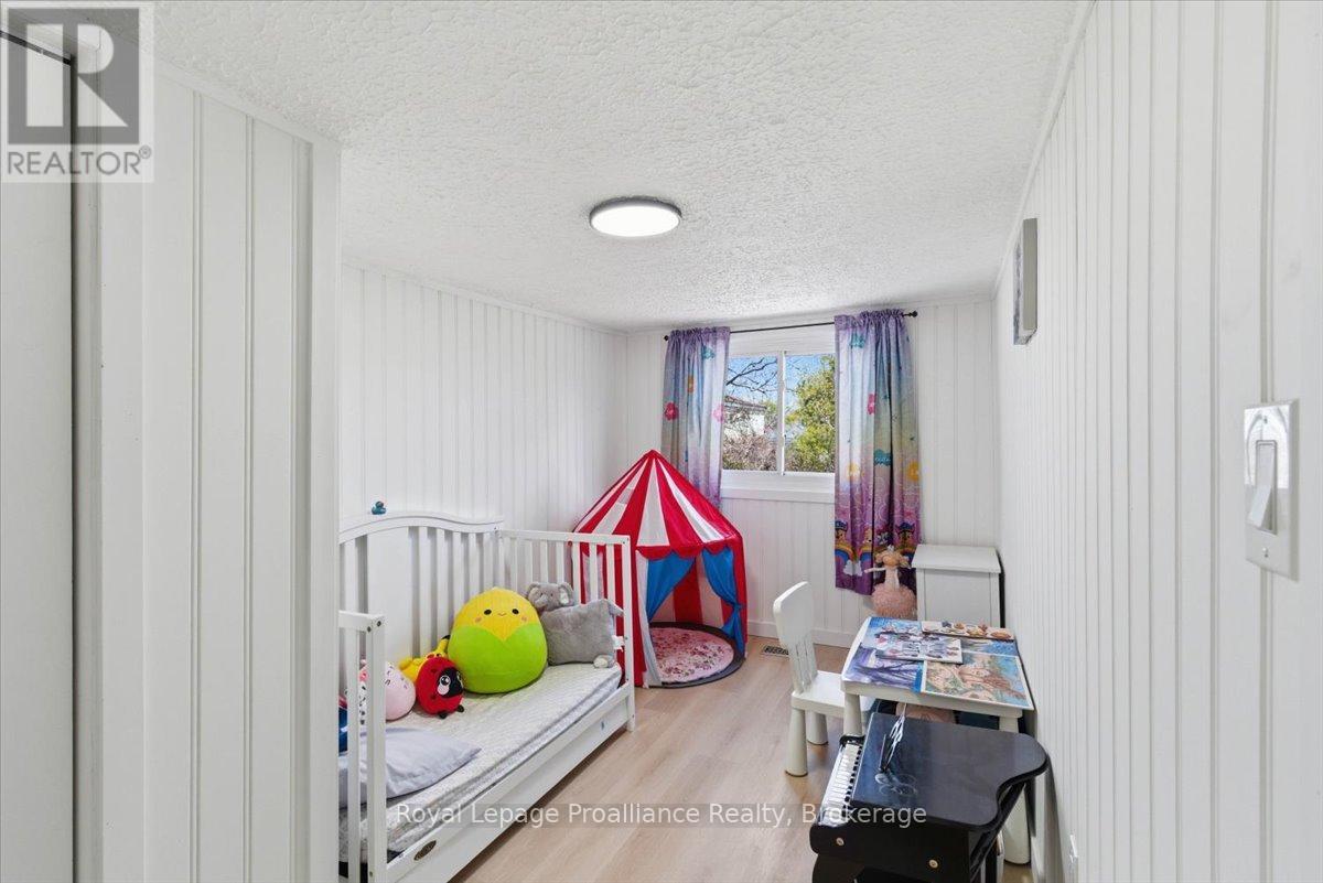 19 BOSWELL STREET - 31