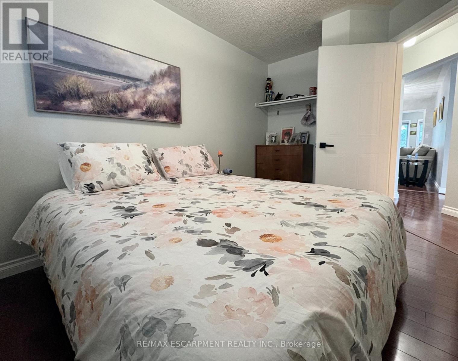 227 SILVERBIRCH BOULEVARD - 12