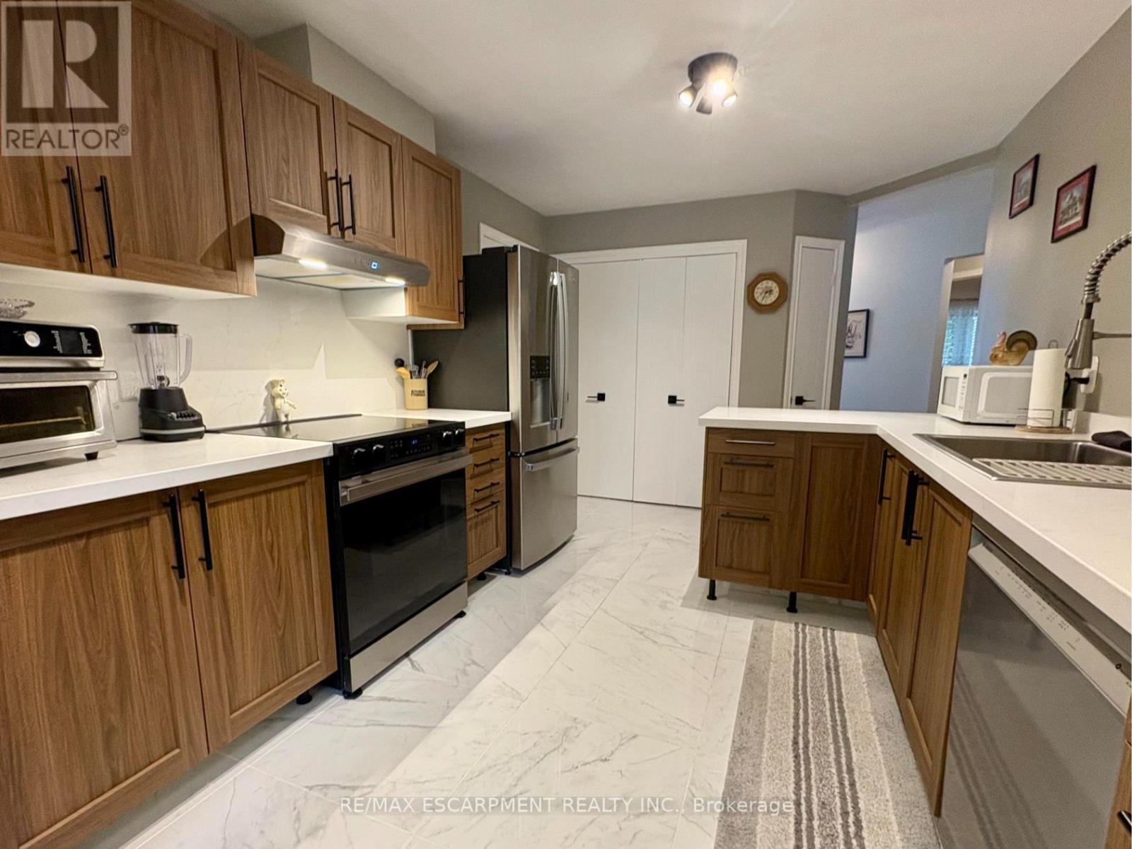 227 SILVERBIRCH BOULEVARD - 22