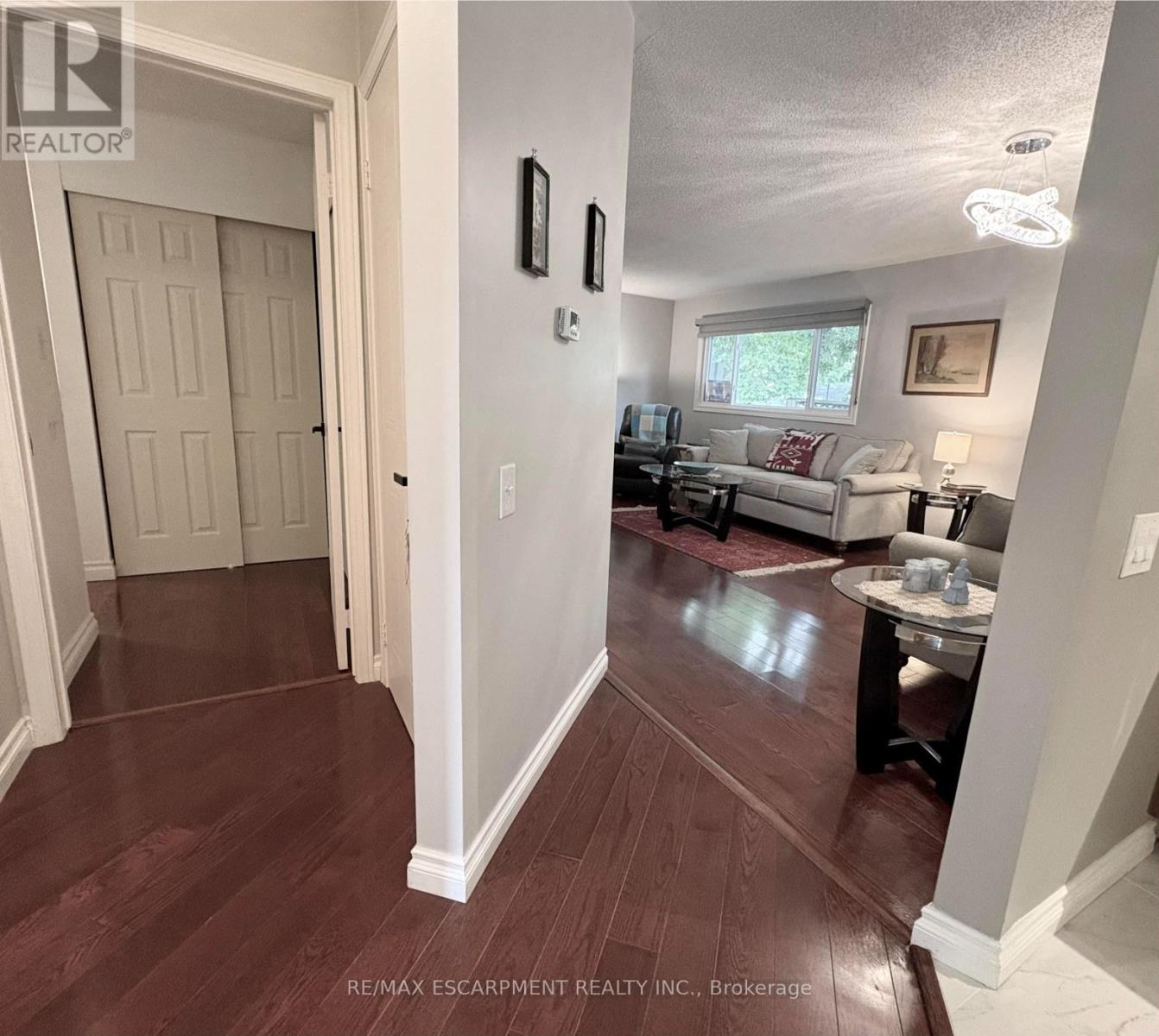 227 SILVERBIRCH BOULEVARD - 8