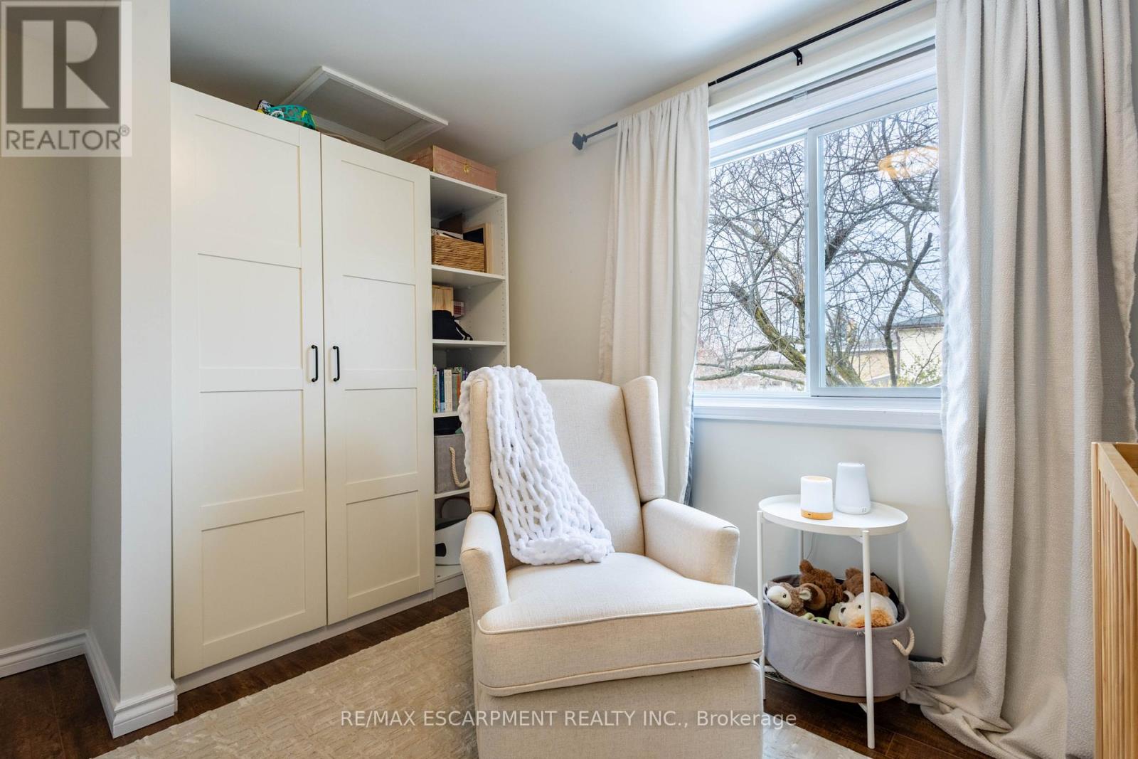 72 ATHENIA DRIVE - 23