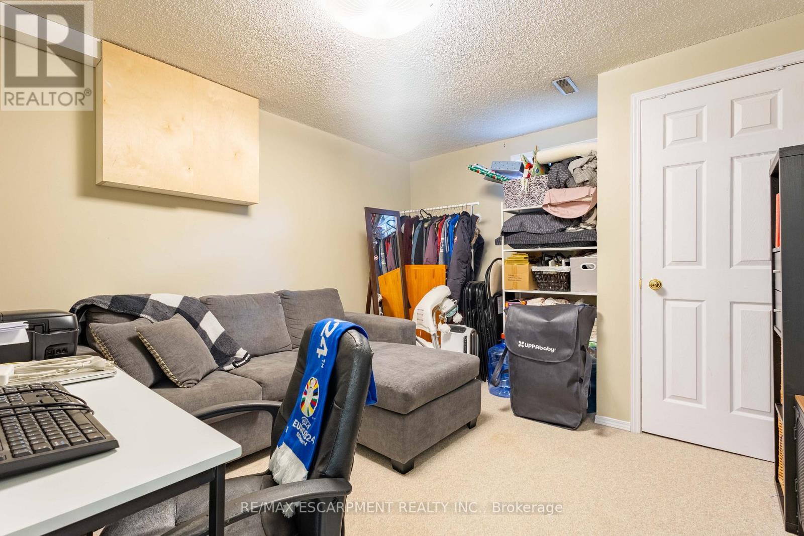 72 ATHENIA DRIVE - 32